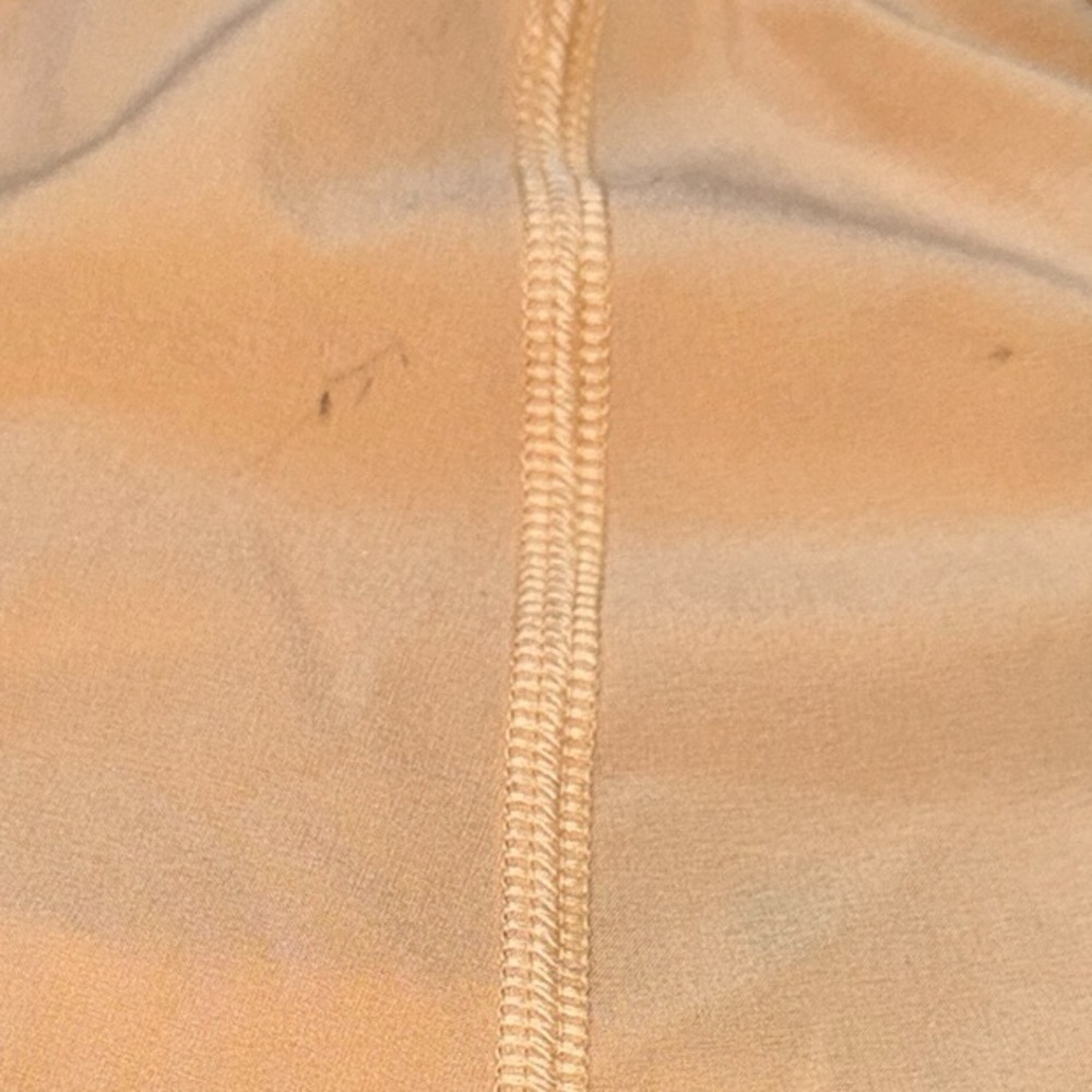 Lululemon Hotty Hot Low-Rise 2.5” Lined Shorts - Picture 7 of 7